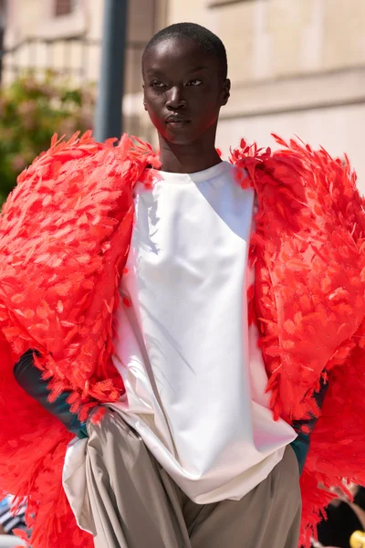 Look 3